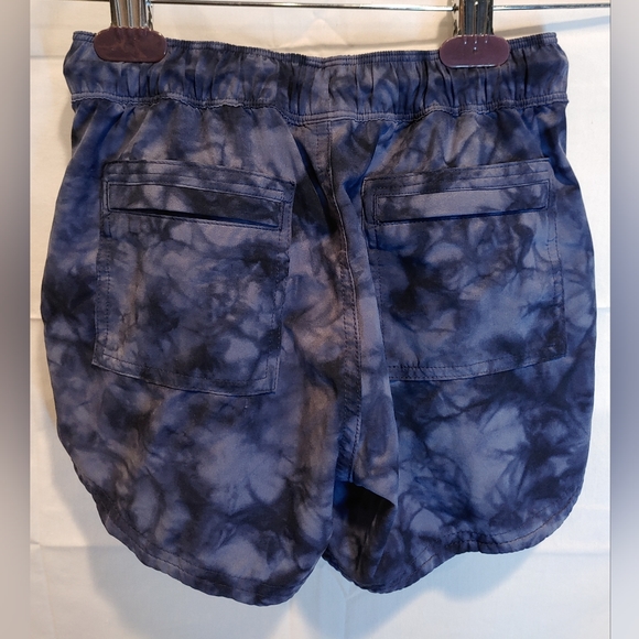 Athleta Girl Shorts Crystal Dye Blue Drawstring Waist Size Medium 8-10 - Picture 4 of 8